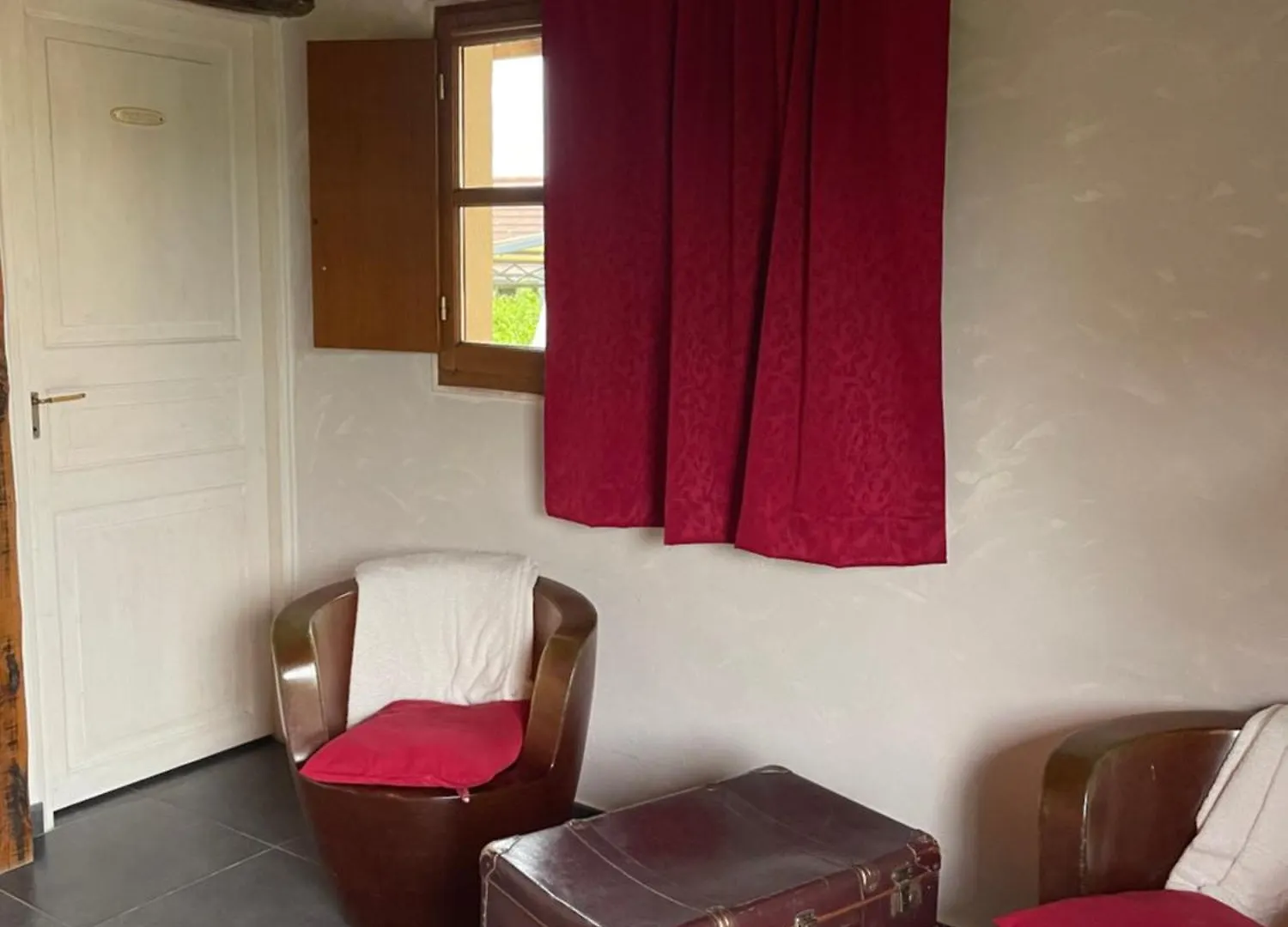 Masoe Des Chatards Bed & Breakfast Neuilly-le-Real 3*,  France